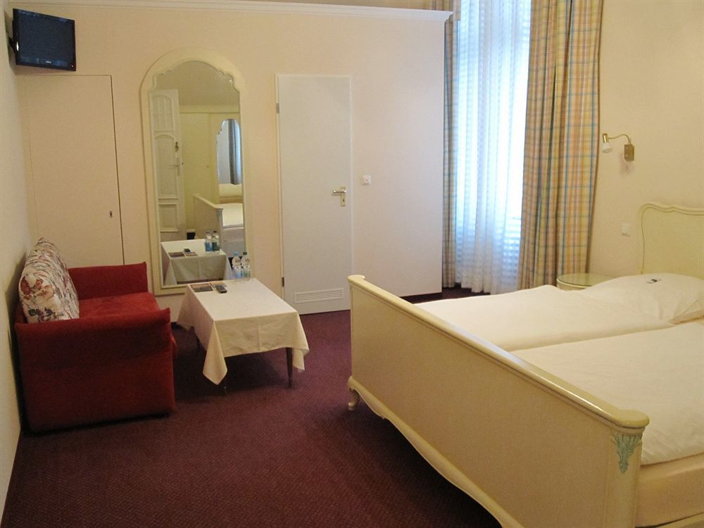 ברלין Hotel Pension Fasanenhaus מראה חיצוני תמונה