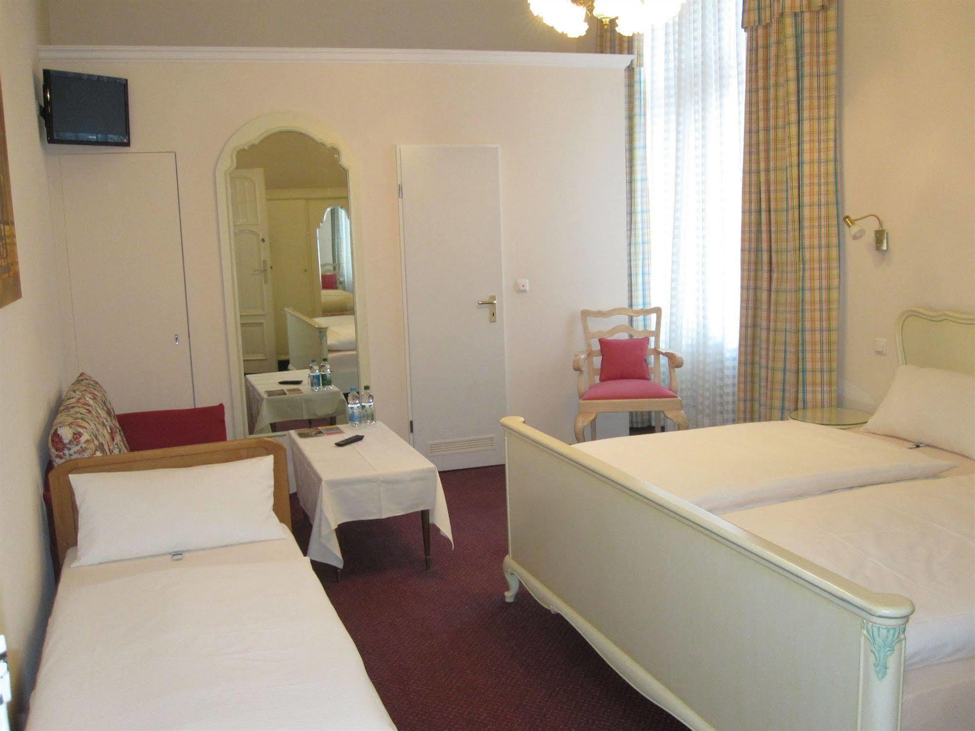 ברלין Hotel Pension Fasanenhaus מראה חיצוני תמונה