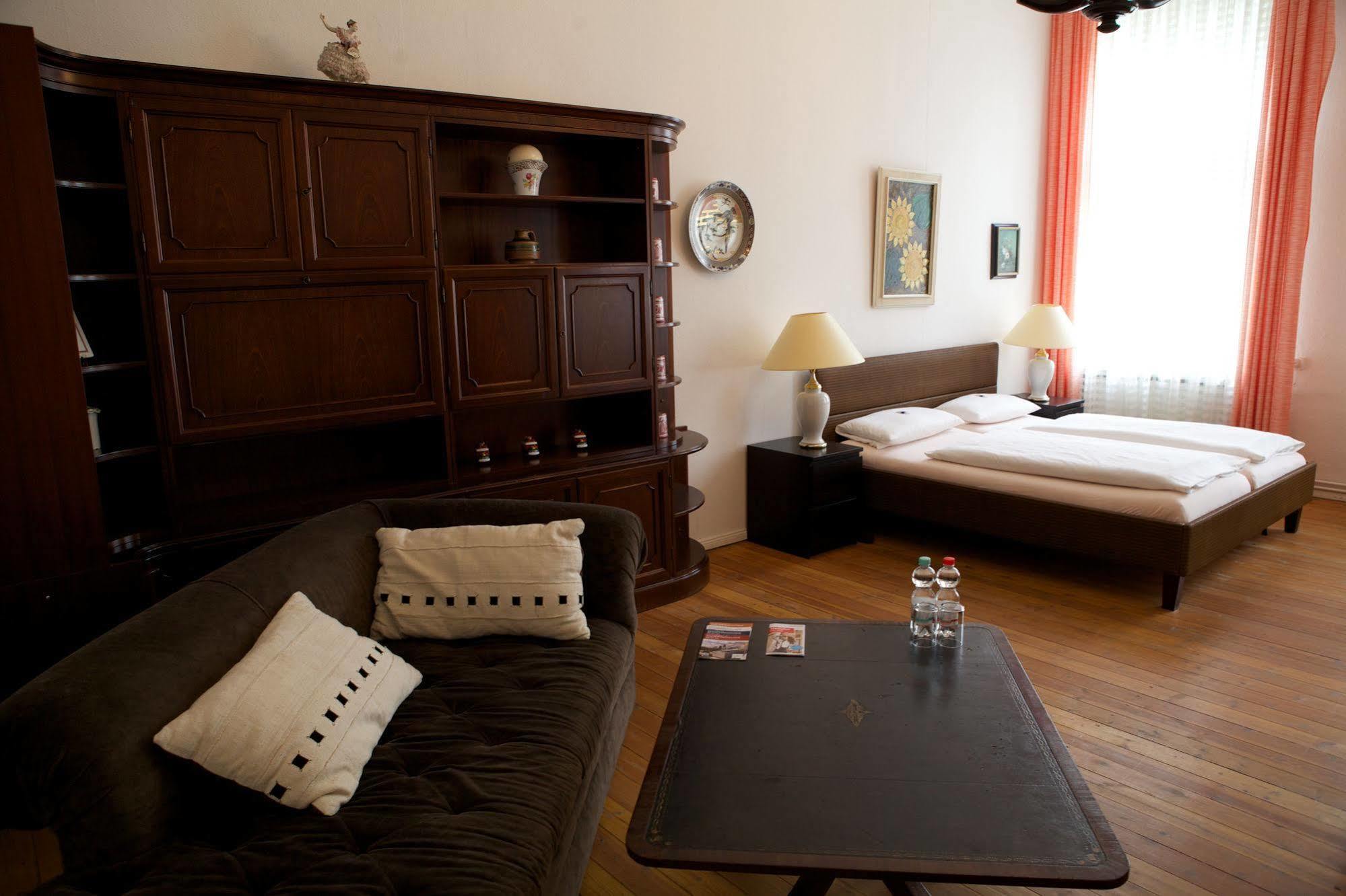 ברלין Hotel Pension Fasanenhaus מראה חיצוני תמונה