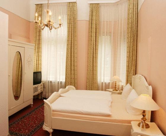 ברלין Hotel Pension Fasanenhaus מראה חיצוני תמונה